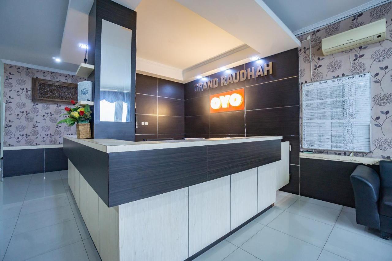 OYO 2357 Syariah Grand Raudhah Hotel Jakarta Bagian luar foto