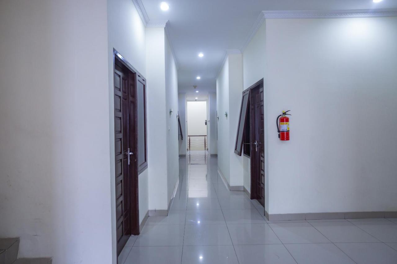 OYO 2357 Syariah Grand Raudhah Hotel Jakarta Bagian luar foto