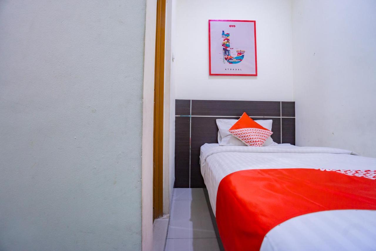 OYO 2357 Syariah Grand Raudhah Hotel Jakarta Bagian luar foto