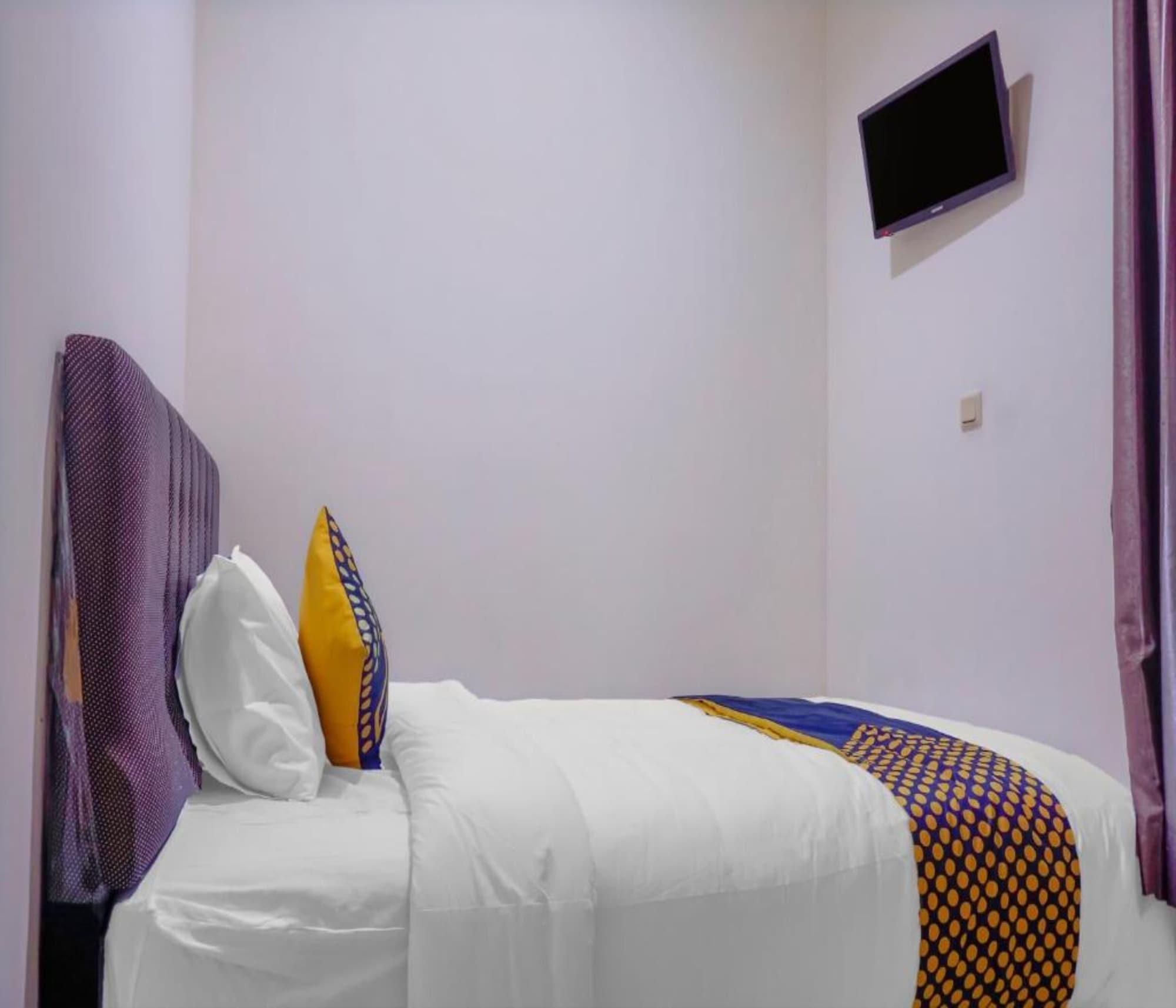 OYO 2357 Syariah Grand Raudhah Hotel Jakarta Bagian luar foto