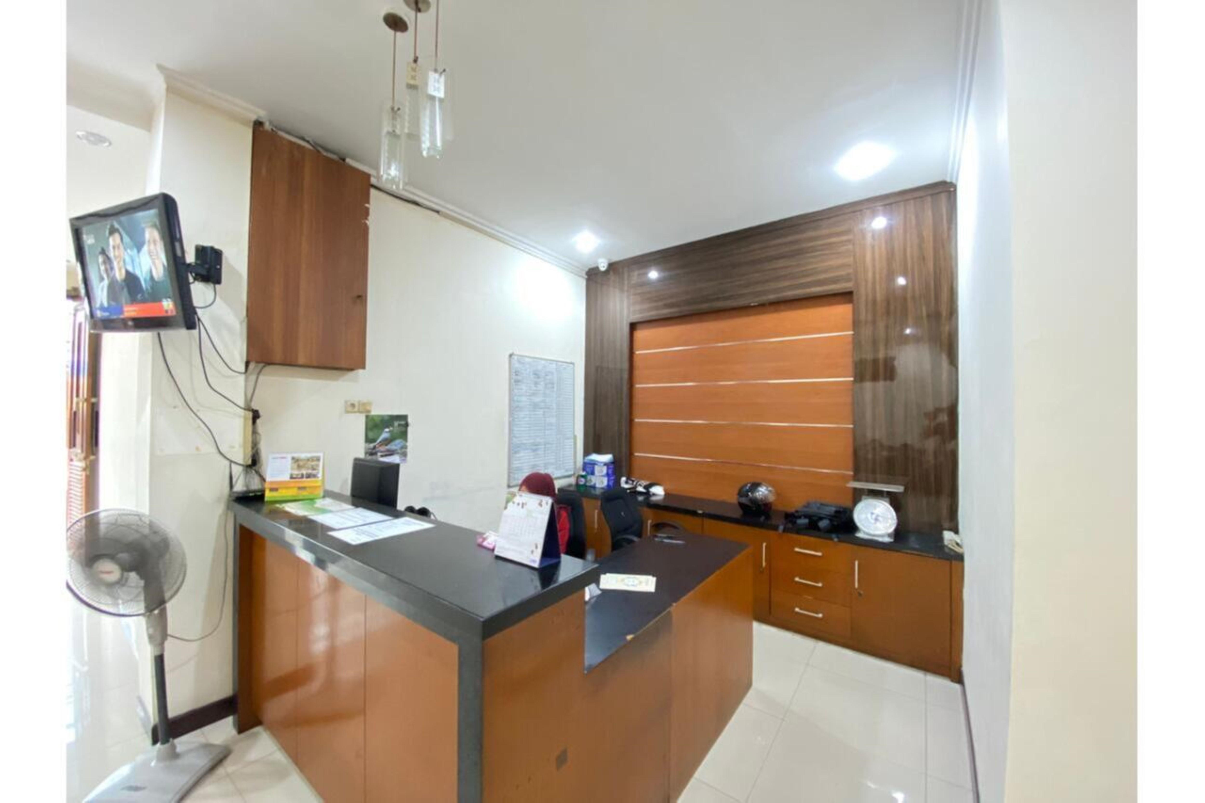 OYO 2357 Syariah Grand Raudhah Hotel Jakarta Bagian luar foto