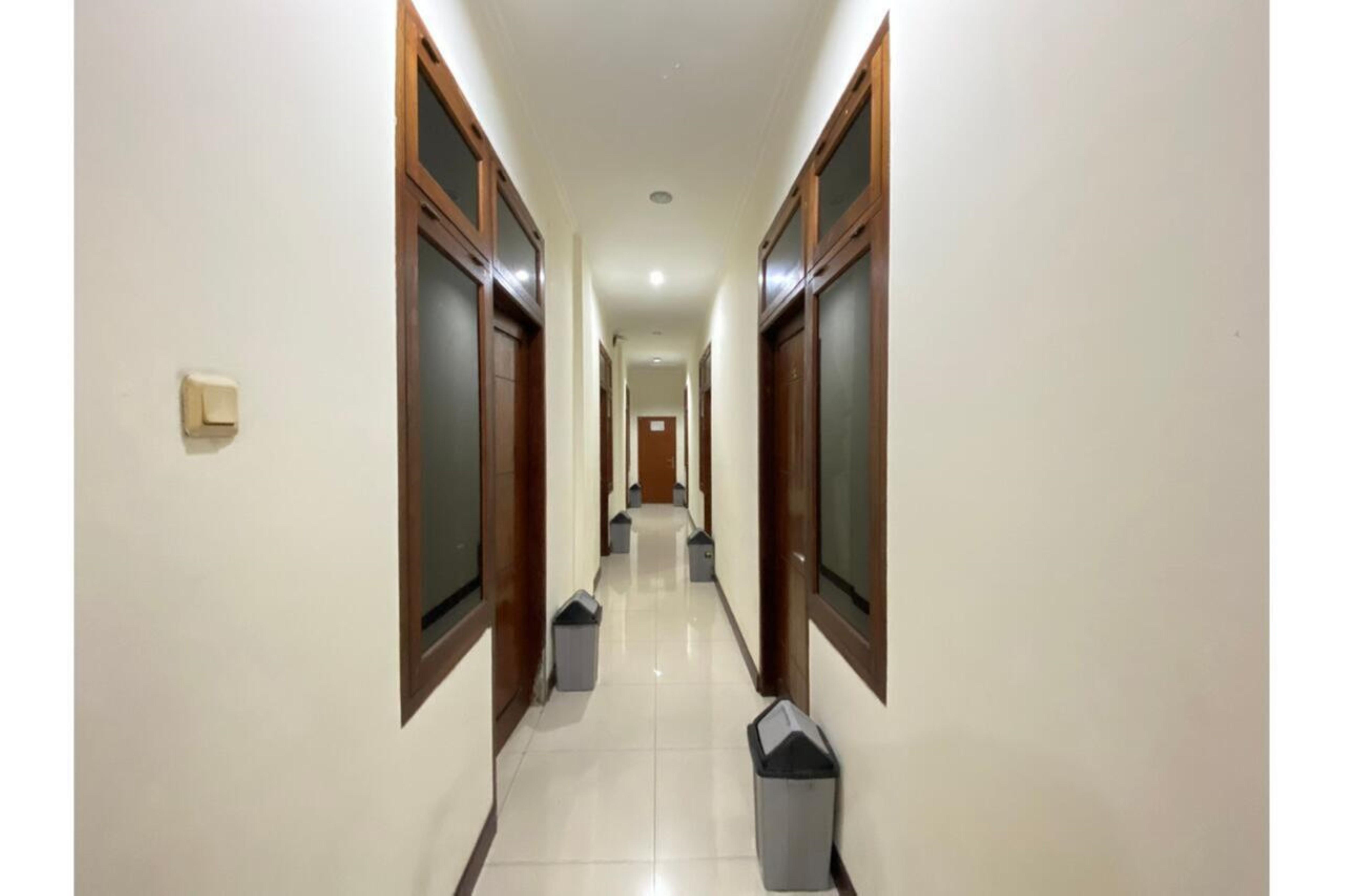 OYO 2357 Syariah Grand Raudhah Hotel Jakarta Bagian luar foto