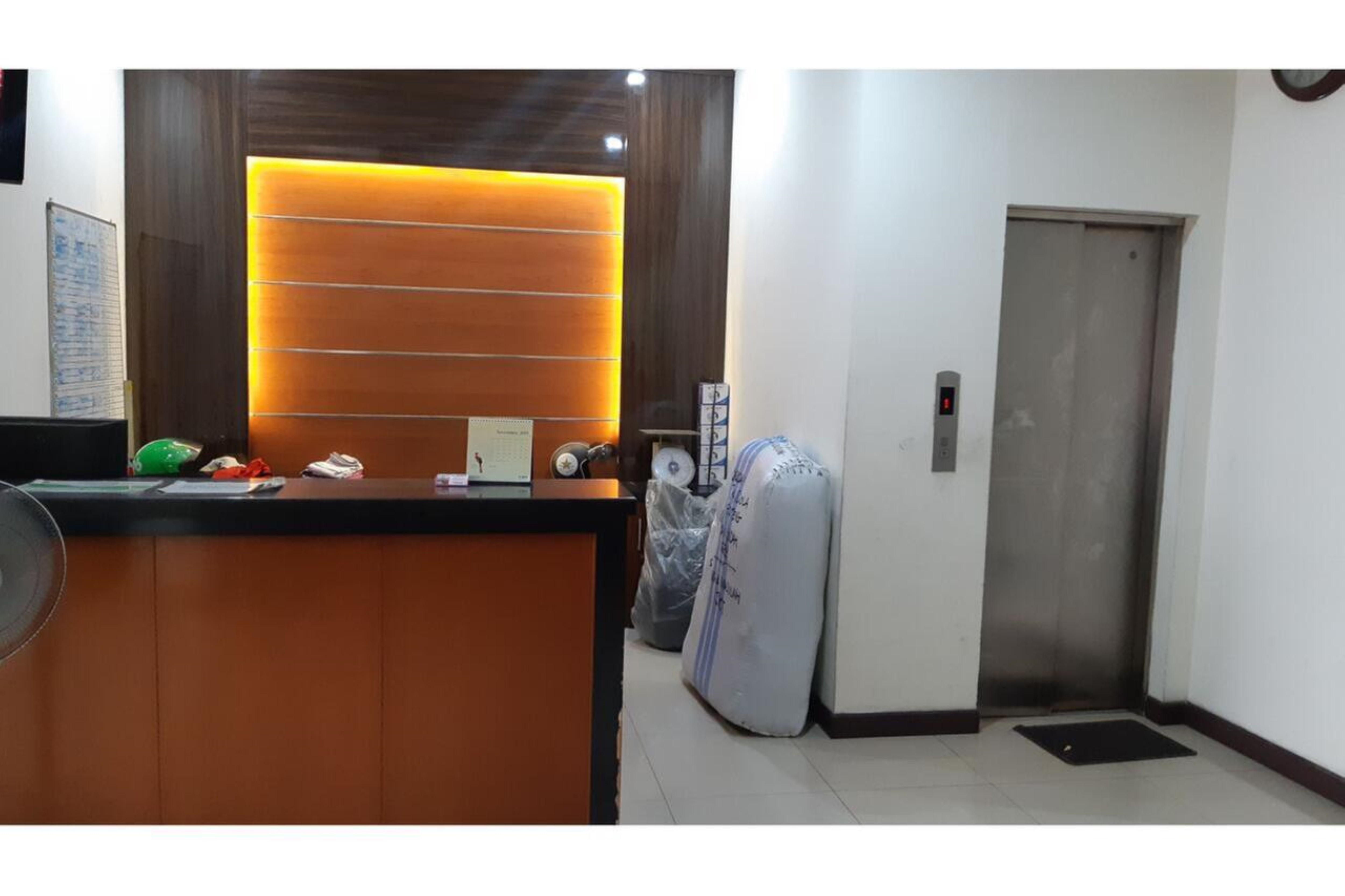 OYO 2357 Syariah Grand Raudhah Hotel Jakarta Bagian luar foto