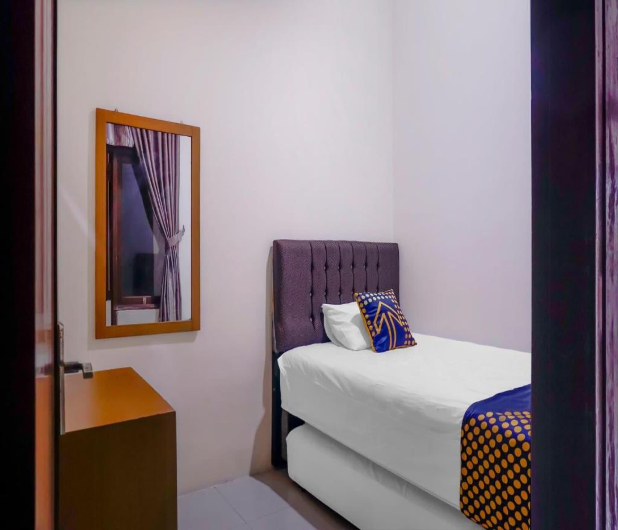 OYO 2357 Syariah Grand Raudhah Hotel Jakarta Bagian luar foto