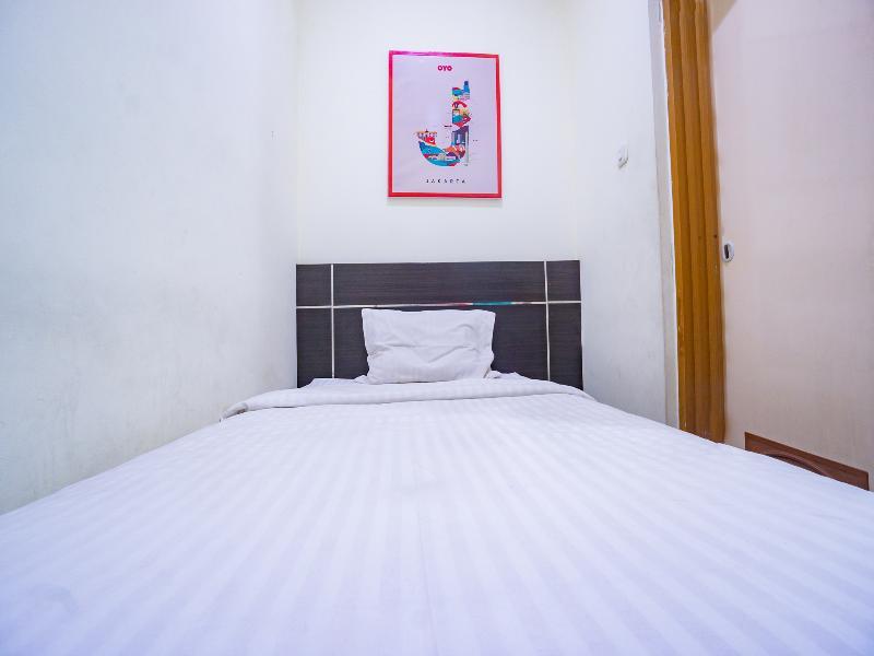 OYO 2357 Syariah Grand Raudhah Hotel Jakarta Bagian luar foto